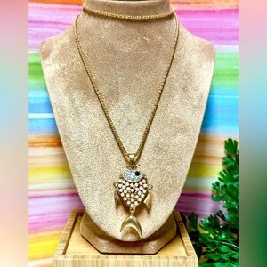 Fish pendant necklace